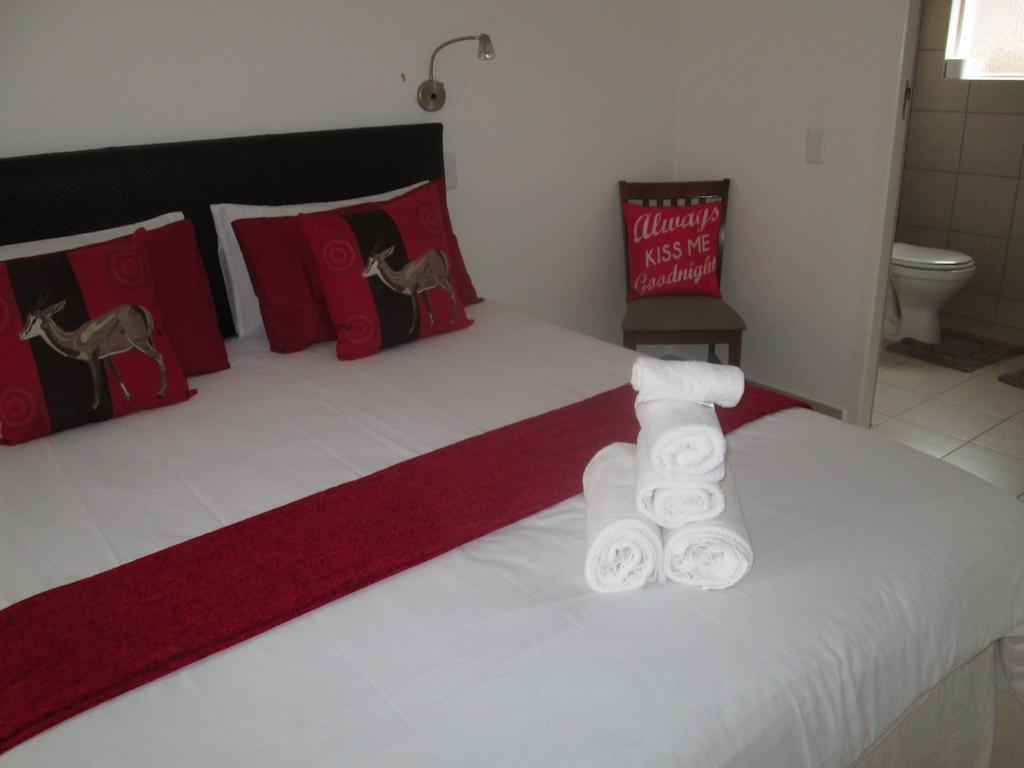 Emitem Bed & Breakfast Plettenberg Bay Room photo